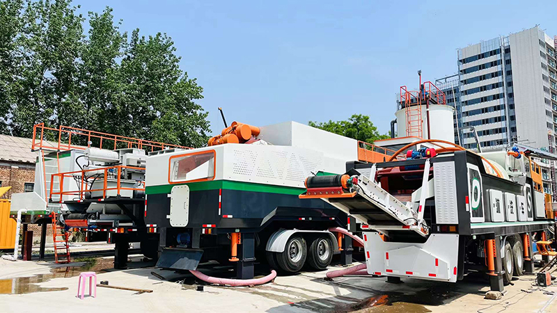 Oilfield sludge is very harmful. How to use mobile laundering trucks for remediation?