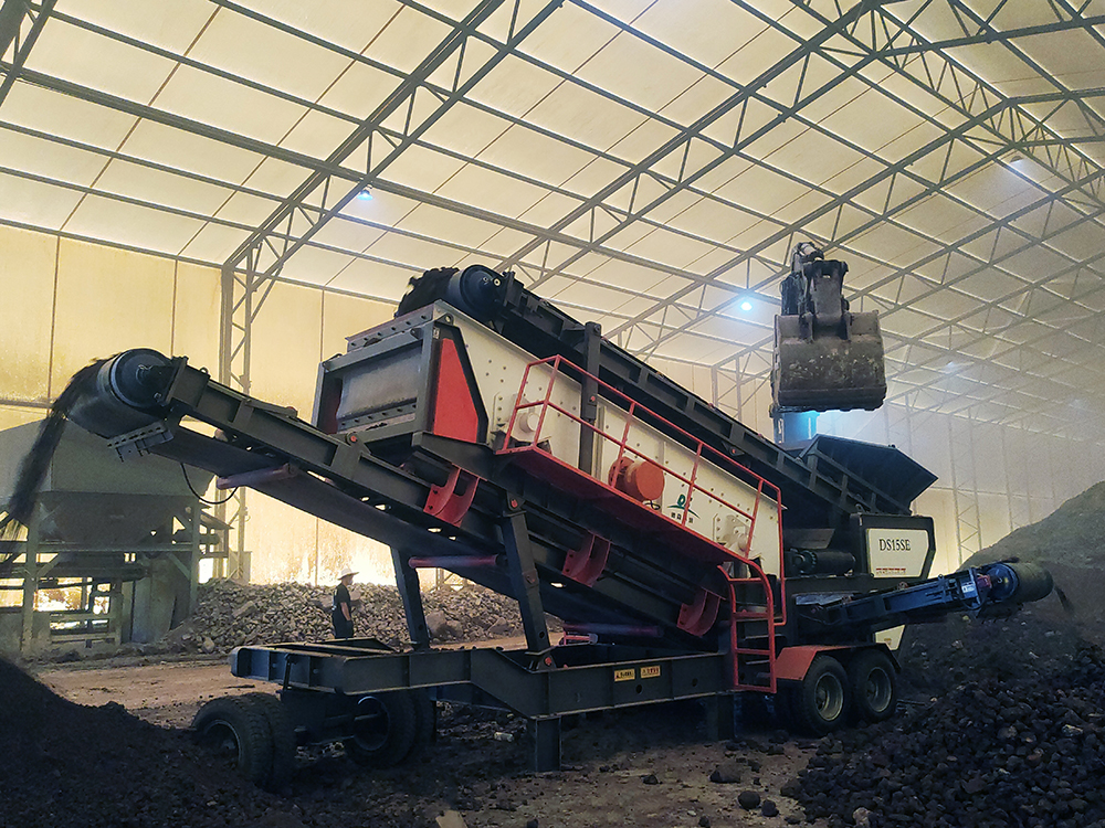 Desen mobile screening plant has been successfully operated at a repair site in Chongqing!