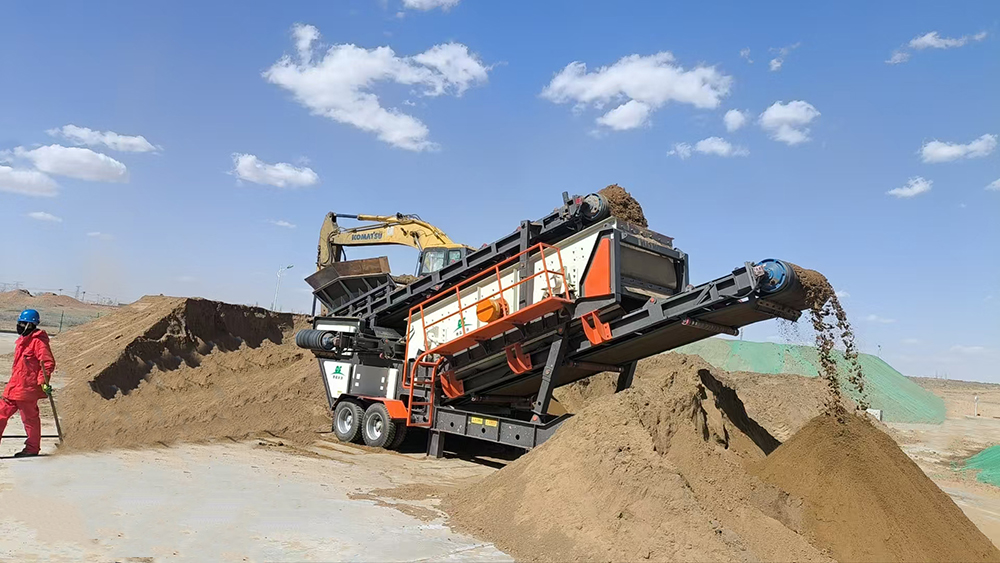DS mobile screening plant - site contaminated soil pre-screening and processing equipment