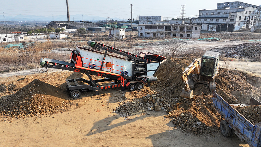 Desen Mobile Screening Plant: Key Equipment to Double the Front-End Processing Efficiency of Soil Bioremediation